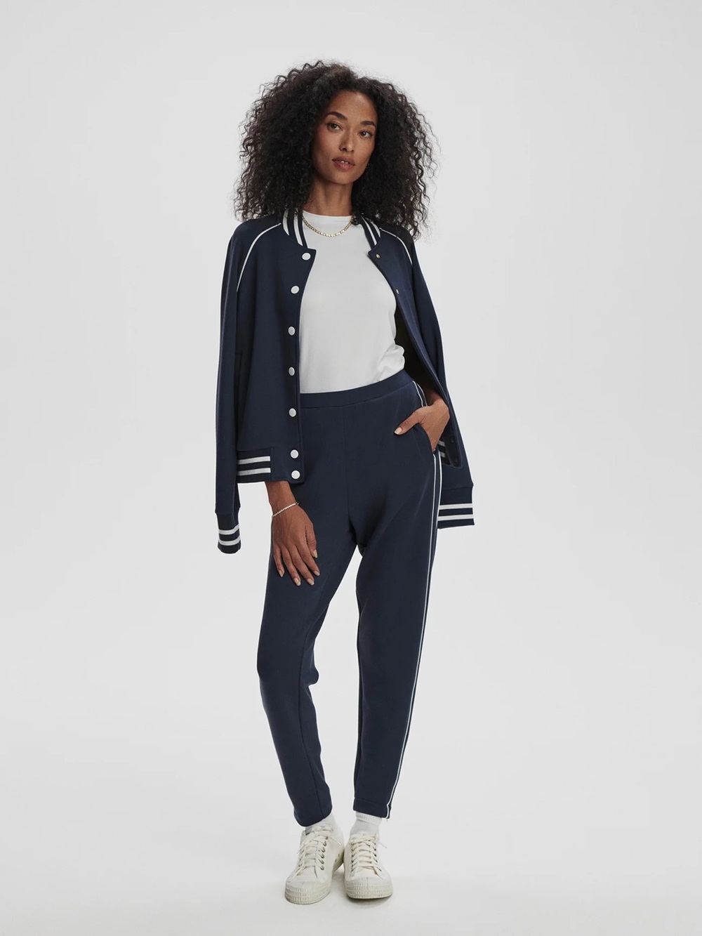 VARLEY • The Slim Piped Pant 27.5" navy/white Small double soft joggers